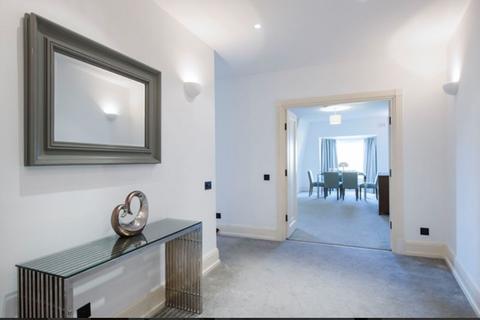 4 bedroom penthouse to rent, Strathmore Court, NW8