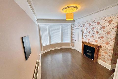 2 bedroom ground floor flat to rent, Alexandra Parade, Glasgow G31