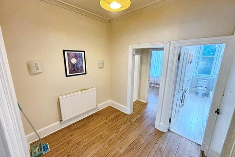 2 bedroom ground floor flat to rent, Alexandra Parade, Glasgow G31