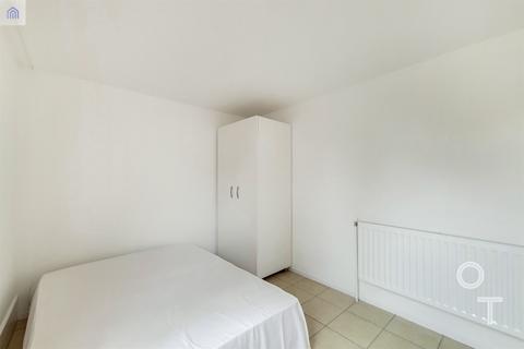3 bedroom flat to rent, Wendling, Haverstock Road, NW5