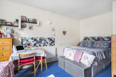 Studio for sale, Putney Hill, London, SW15