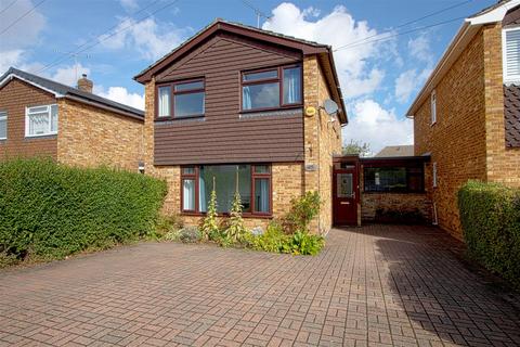 4 bedroom detached house for sale, Ian Road, Billericay CM12