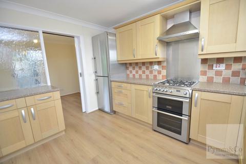 2 bedroom terraced house to rent, Aldis Road, Norwich NR13