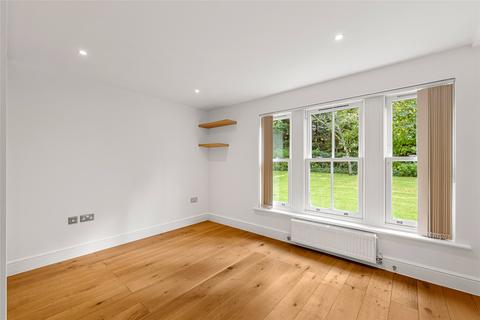 2 bedroom flat for sale, Reigate Hill, Reigate, Surrey, RH2