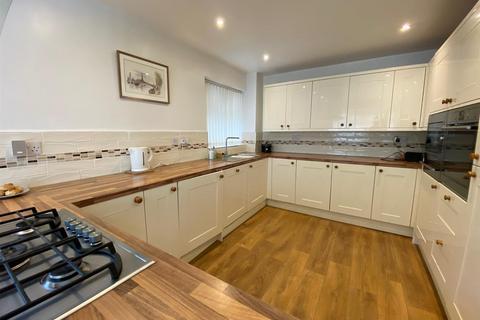 22 Bronsil Drive, Malvern, WR14 1LR