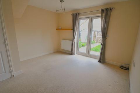 2 bedroom terraced house to rent, Poole Road, Malmesbury, SN16