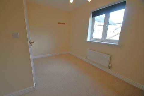 2 bedroom terraced house to rent, Poole Road, Malmesbury, SN16