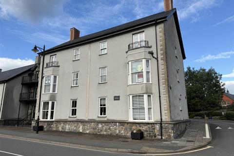 2 bedroom apartment for sale, Bridge Street, Llanrwst