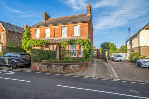 Crondall Lane, Farnham, GU9