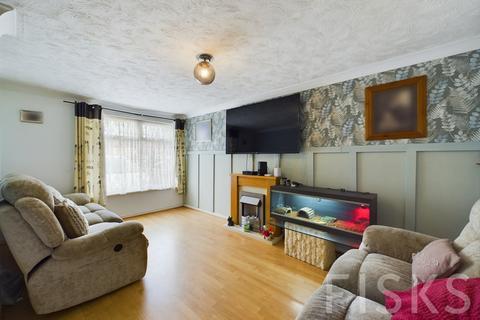 38 Helpeston, Basildon, SS14 1NR