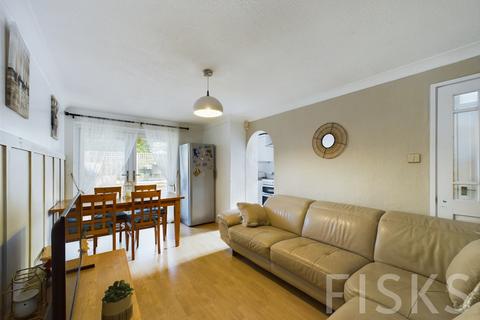 38 Helpeston, Basildon, SS14 1NR