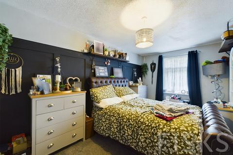 38 Helpeston, Basildon, SS14 1NR