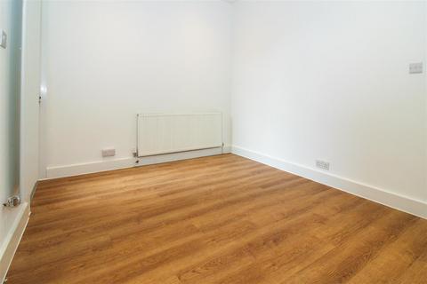 1 bedroom flat for sale, Pretoria Road, London