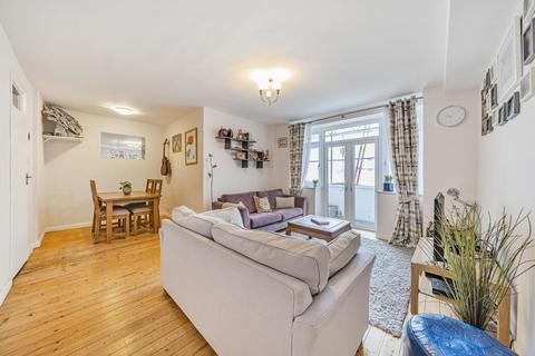 2 bedroom flat for sale, Upper Richmond Road, Putney