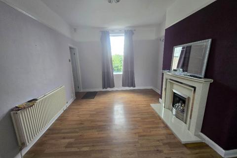 2 bedroom semi-detached house to rent, Staincliffe Road, Dewsbury