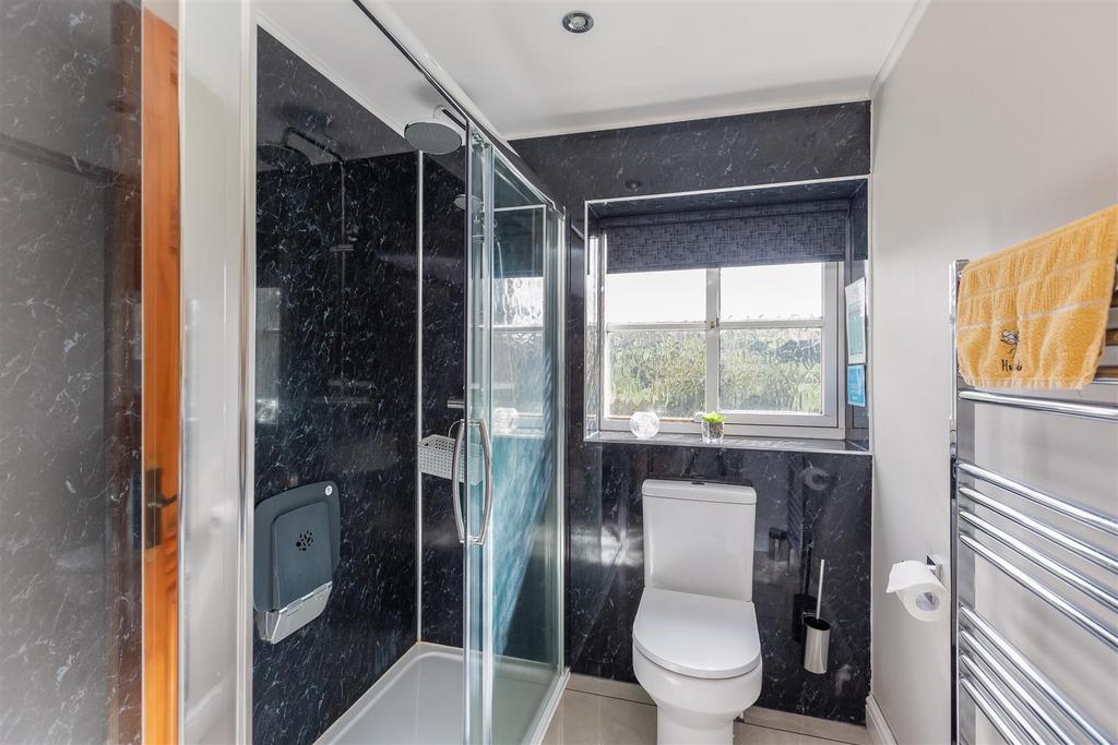 Breck House Farm Bungalow Shower Room-2.jpg