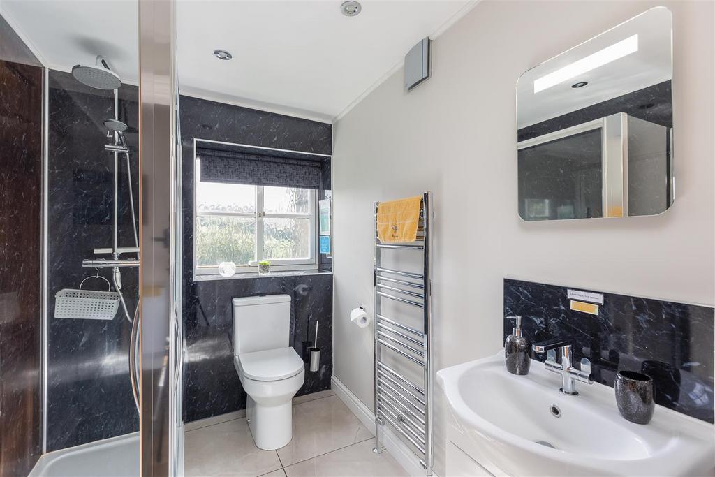 Breck House Farm Bungalow Shower Room-1.jpg
