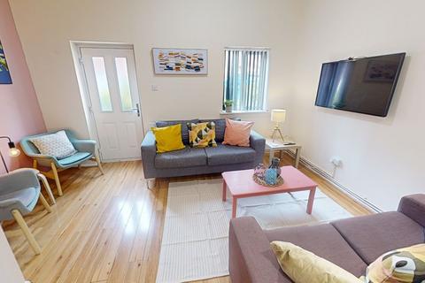6 bedroom terraced house to rent, 37 Raleigh Street, Nottingham, Nottinghamshire, NG7 4DA