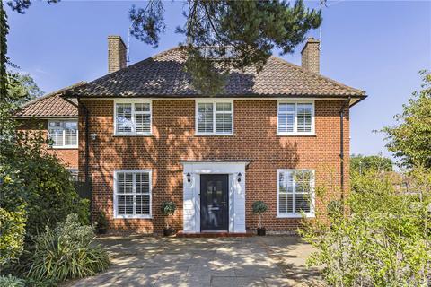 5 bedroom detached house for sale, Parkway, Welwyn Garden City, Hertfordshire, AL8