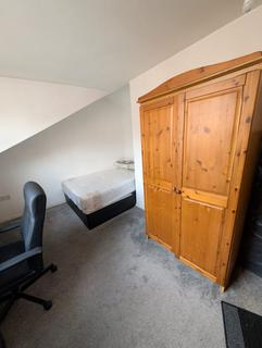 1 bedroom house to rent, Room 4, 190 burley road   Leeds