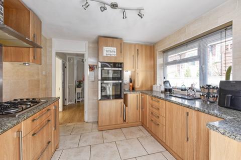 2 bedroom bungalow for sale, Meadow Close, Liphook, Hampshire