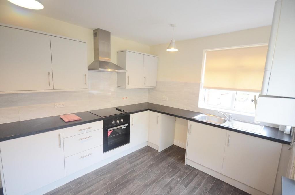 Temple Street, Lower Gornal 2 bed house to rent £875 pcm (£202 pw)