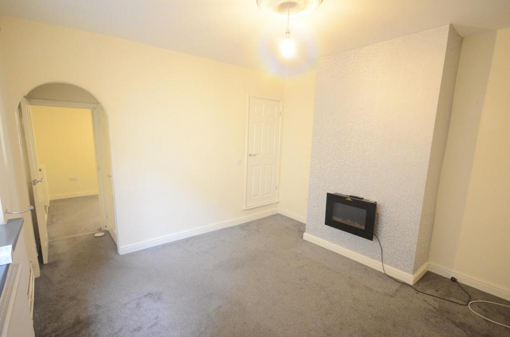 Temple Street, Lower Gornal 2 bed house to rent £875 pcm (£202 pw)