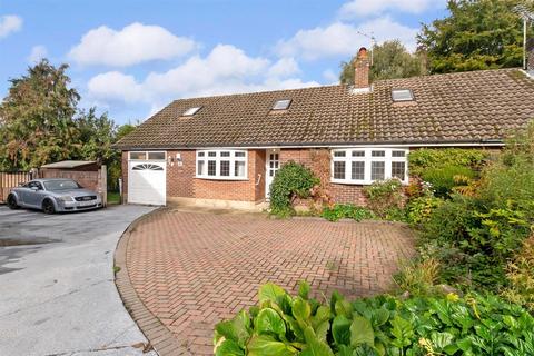 4 bedroom chalet for sale, Hillside, Farningham, Kent