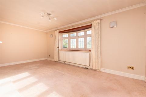 20 Hillside, Farningham, Dartford, DA4 0DD