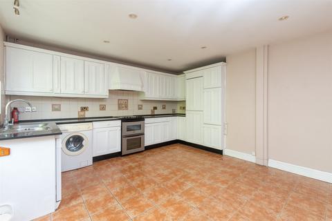 20 Hillside, Farningham, Dartford, DA4 0DD