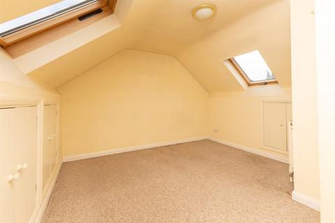 20 Hillside, Farningham, Dartford, DA4 0DD