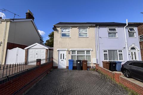 3 bedroom house to rent, Freehold Road, Ipswich