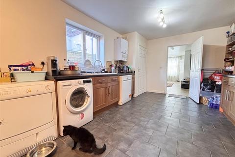 3 bedroom house to rent, Freehold Road, Ipswich