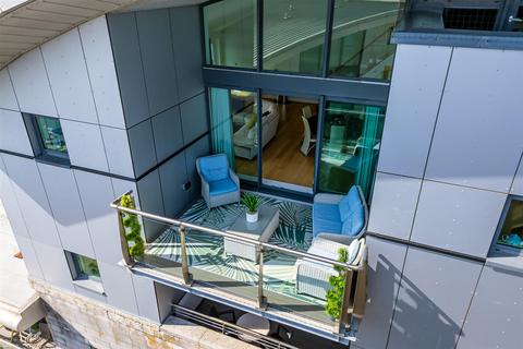 3 bedroom penthouse for sale, The Quay, Poole