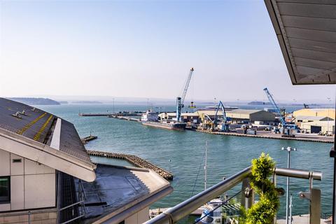 3 bedroom penthouse for sale, The Quay, Poole