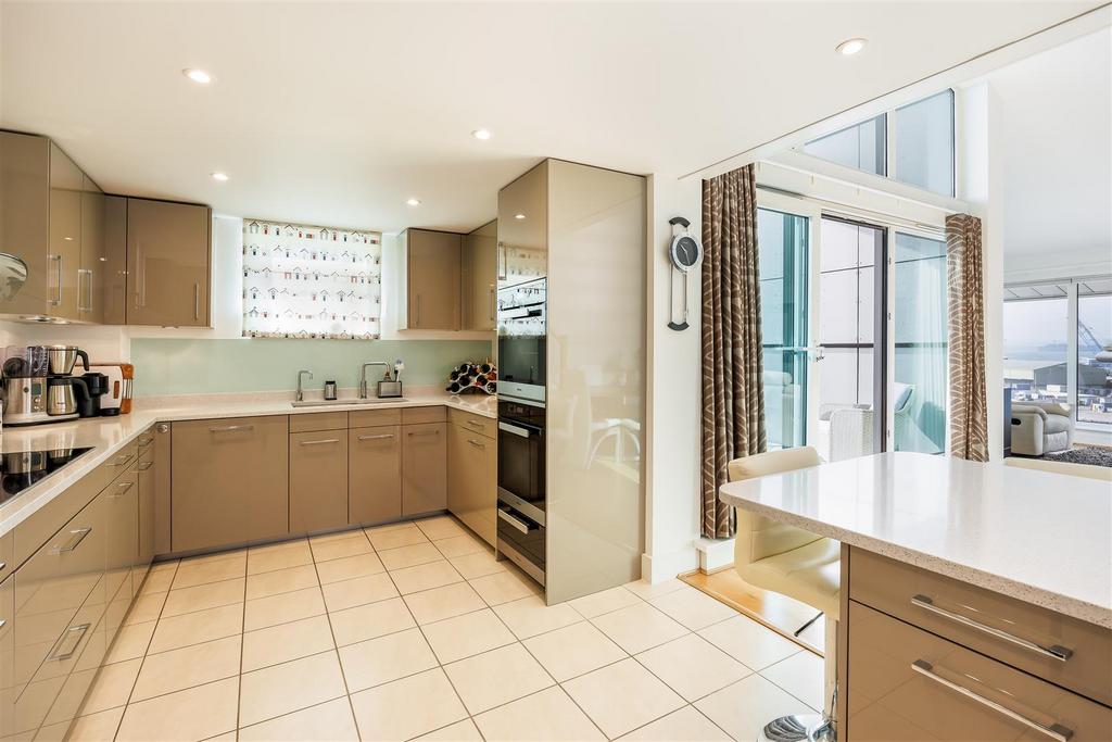 86 Dolphin Quays-44.jpg