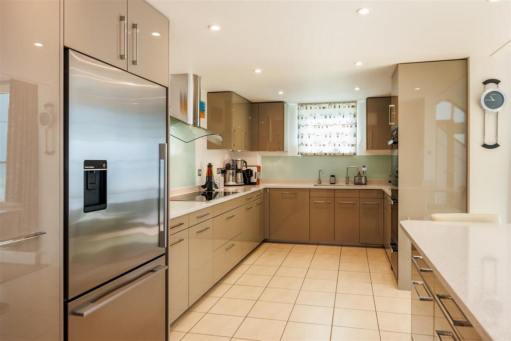 86 Dolphin Quays-36.jpg