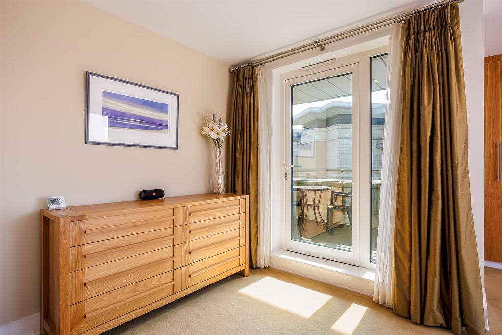 86 Dolphin Quays-21.jpg