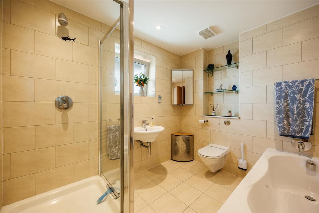 86 Dolphin Quays-22.jpg