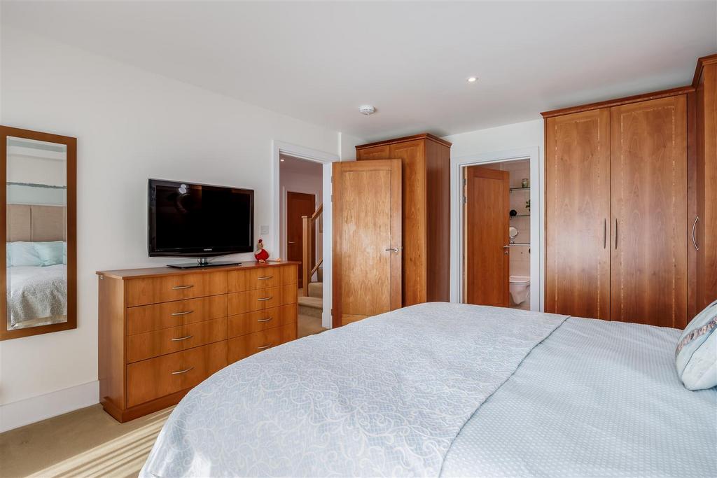 86 Dolphin Quays-35.jpg