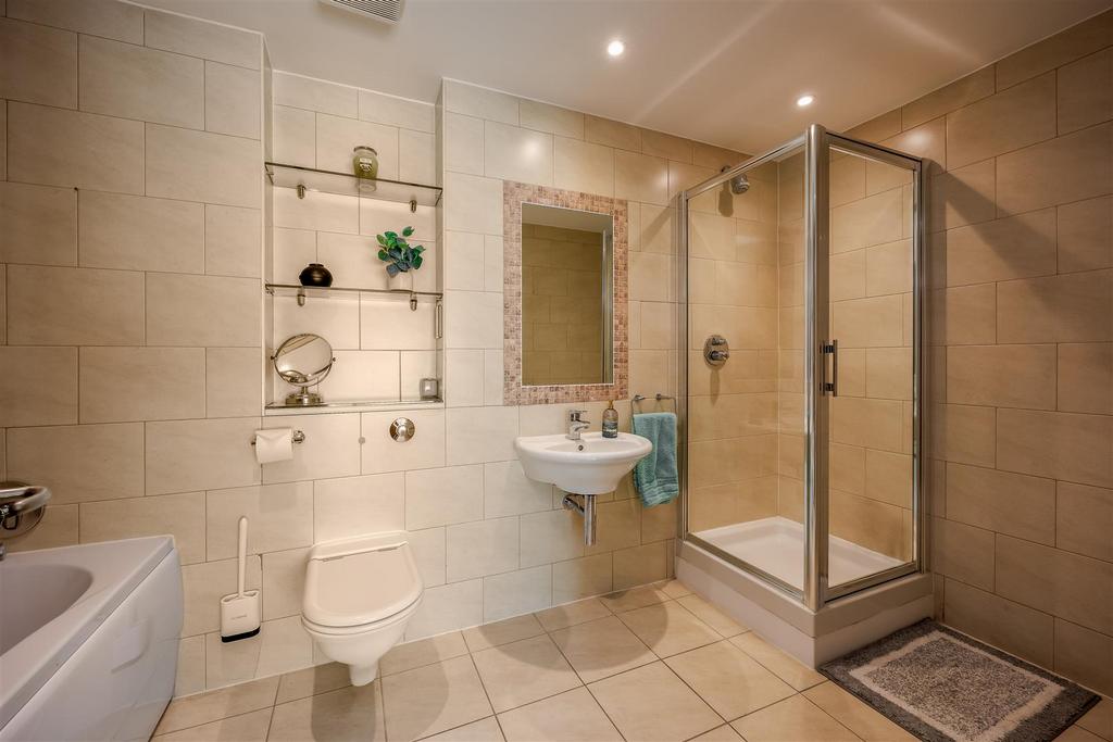 86 Dolphin Quays-33.jpg