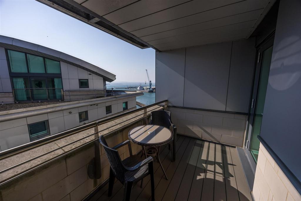 86 Dolphin Quays-30.jpg