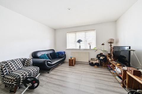 1 bedroom apartment for sale, Friars Close, Ilford