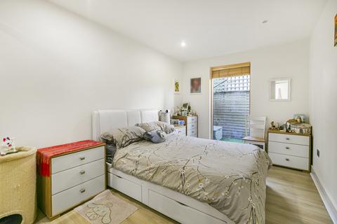 1 bedroom apartment for sale, Trevanion Road, London, W14