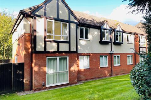 2 bedroom flat to rent, Southview Court, Kirby Lane