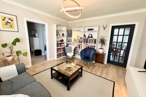 5 Gloucester Avenue, Dumfries, DG2 9HT