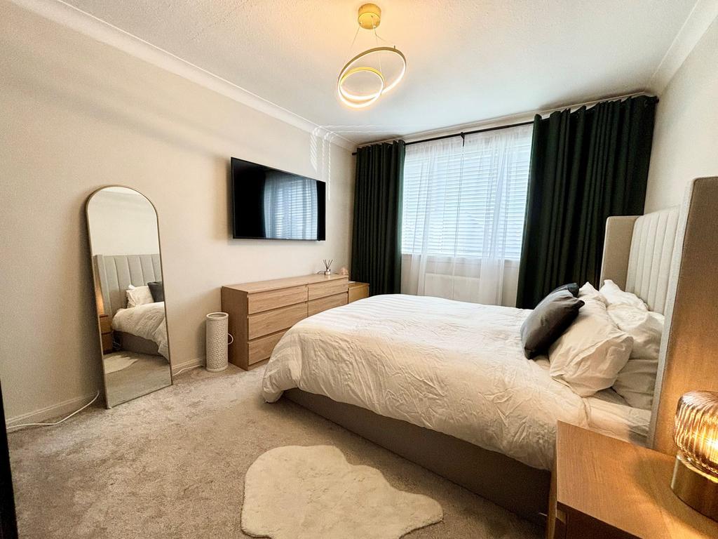 Hyndford, 5 Gloucester Avenue, Dumfries - Braidwoo
