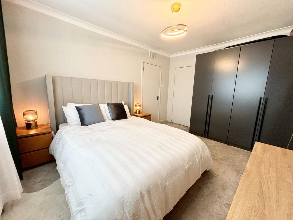 Hyndford, 5 Gloucester Avenue, Dumfries - Braidwoo
