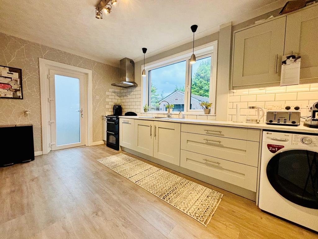 Hyndford, 5 Gloucester Avenue, Dumfries - Braidwoo