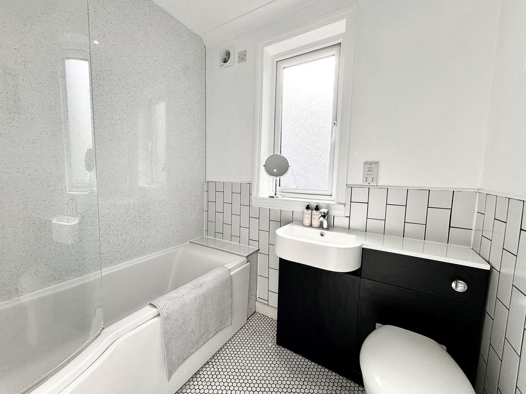 Hyndford, 5 Gloucester Avenue, Dumfries - Braidwoo
